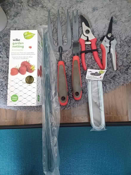 Photo of free Various gardening bits (SE9) #2