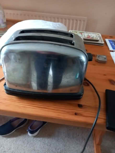 Photo of free 2 slice toaster (centre Banbury OX16) #1