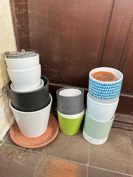 Photo of free Assorted plant pots (Pallet Hill CA11) #1
