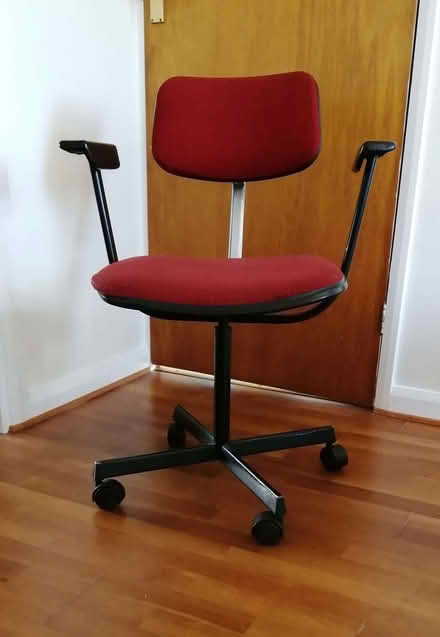 Photo of free Desk chair (Abraham Heights LA1) #1