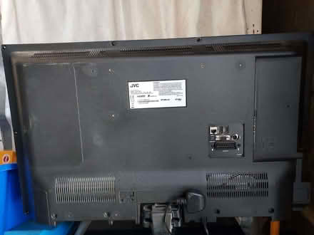 Photo of free 32" smartTV, spare or repair (Bricknells Meadow OX28) #2
