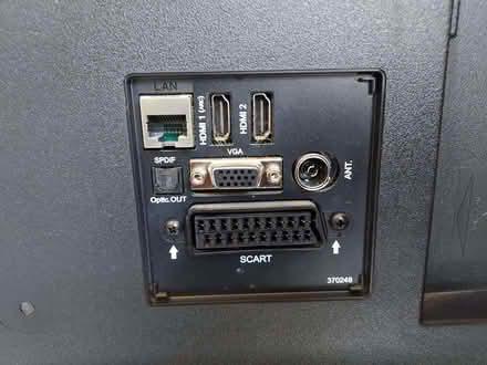 Photo of free 32" smartTV, spare or repair (Bricknells Meadow OX28) #3
