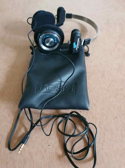 Photo of free Wired headphones (LL69 Penysarn) #1