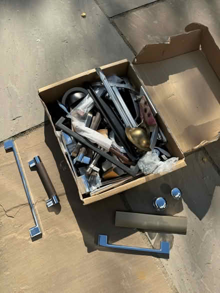 Photo of free Various Handles (Windsor SL4) #1