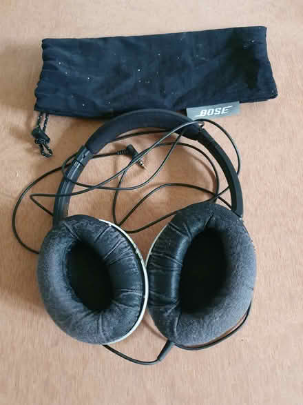Photo of free Wired headphones, Bose (LL69 Penysarn) #2