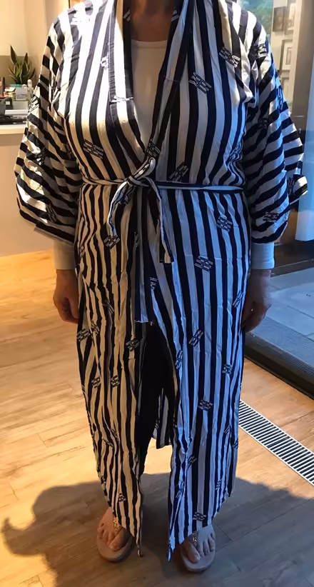 Photo of free kimono Style Hotel Robes + Slippers (BR6) #3