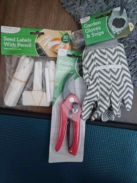 Photo of free Various gardening bits (SE9) #3