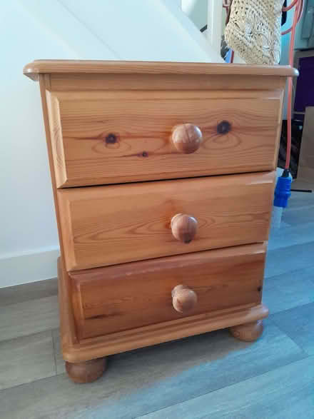 Photo of free Bedside drawers (Sutton Pools OX14) #1