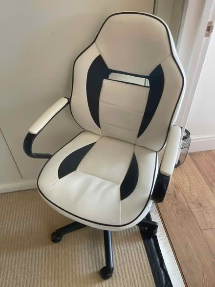 Photo of free White Argos Office Chair (CT5) #1