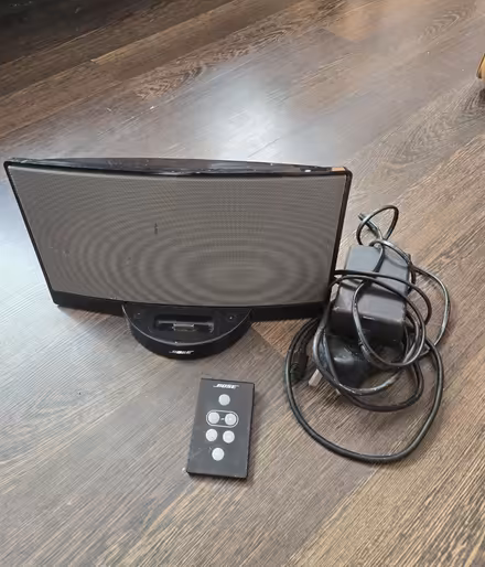 Photo of free Bose Speaker / Sound Dock (Aldershot GU12) #1