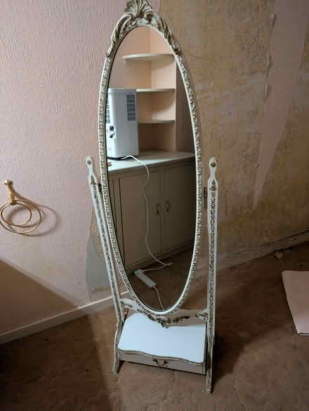 Photo of free Ornate cream bedroom suite (PH10 Kirkton of Lethendy) #3