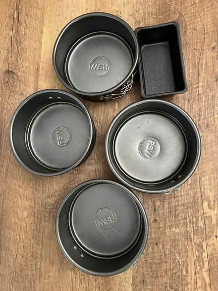 Photo of free mini cake tins (Rowsley DE4) #1