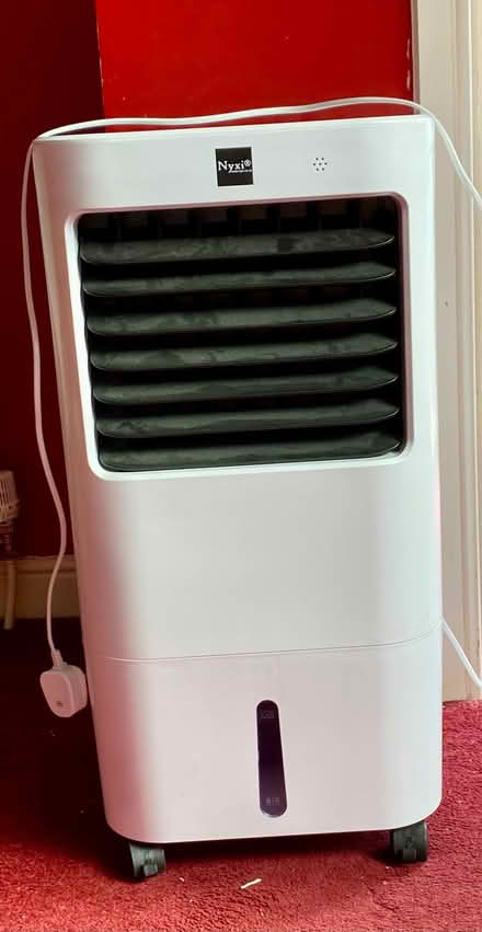 Photo of free Air con unit. No ice blocks or remote. (Morecambe LA4) #1