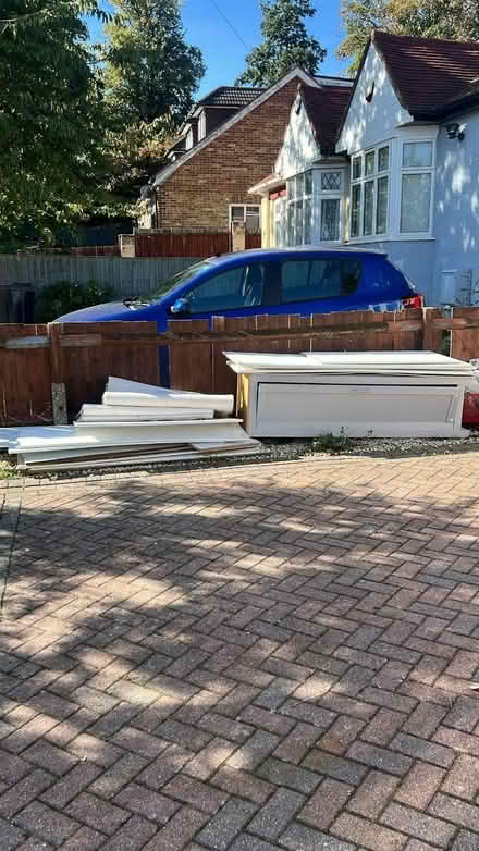 Photo of free Two wardrobes and rug to give away (Br6 0dy) #1