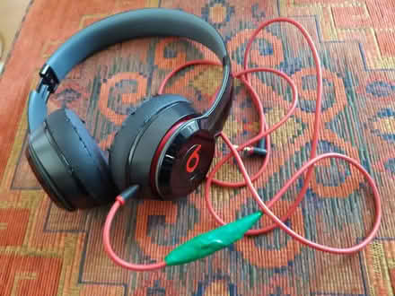 Photo of free Beats audio solo headphones w jack (CR7 Thornton Heath) #1