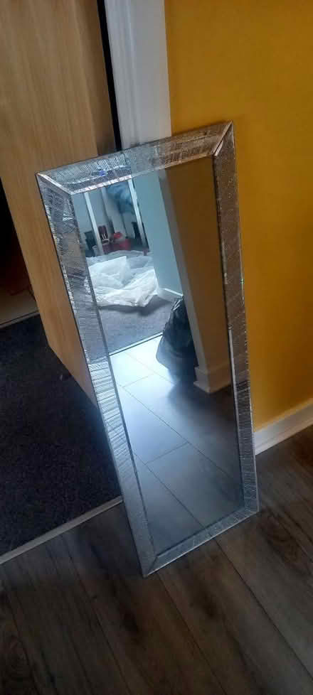 Photo of free Silver Wall Mirror (Finnieston, G3) #1