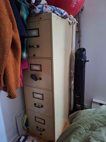 Photo of free Metal file cabinet 4 drawers (Parkdale, west toronto) #2