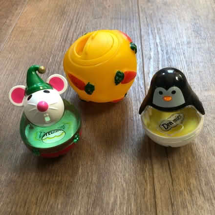 Photo of free Animal dry food/treat toy dispenser (AL7 3LB) #1