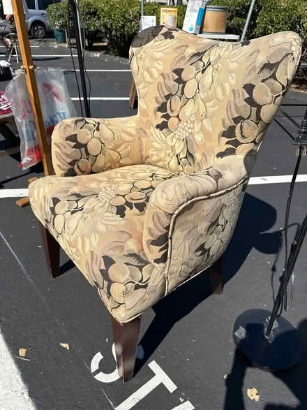 Photo of free Elegant upholstered chair (Near burgess park) #1