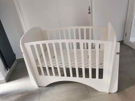 Photo of free Baby & toddler crib/cot (CB4) #1