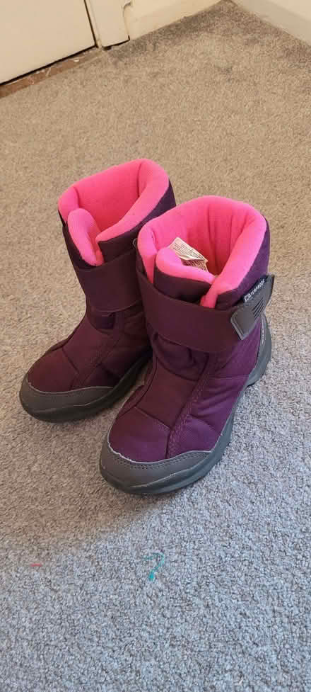 Photo of free Winter boots size 10.5 (kids) (Maidenhead SL6) #1