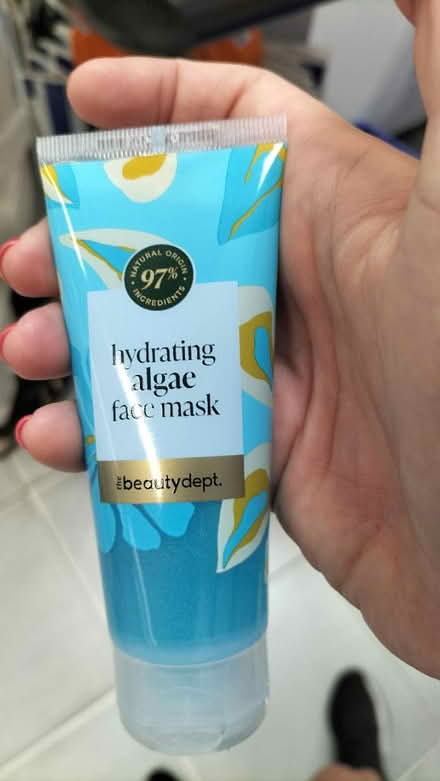 Photo of toiletries/makeup/vitam (N22) #1