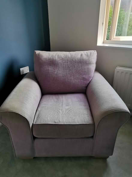 Photo of free Purple Armchair (CB4) #1
