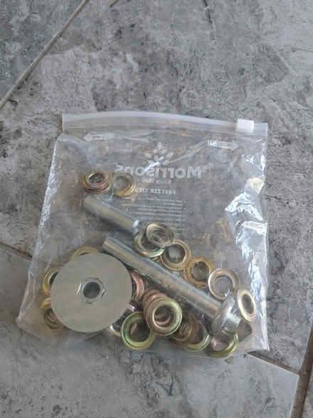 Photo of free Eyelets and stamp (BA1) #1