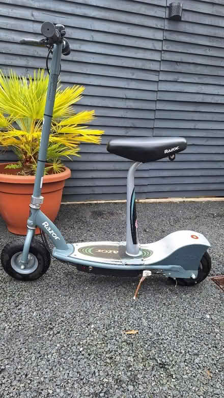 Photo of free Electric Scooter (Bt16 2bx) #1