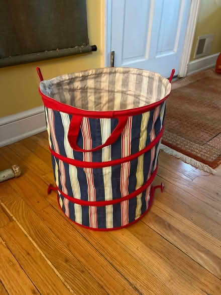 Photo of free Pop up basket (Metuchen NJ) #1