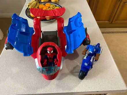 Photo of free Spider-Man aeroplane (Sale M33) #1