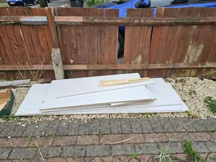 Photo of free Two wardrobes and rug to give away (Br6 0dy) #2