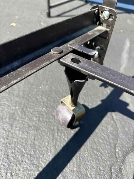 Photo of free metal twin bed frame (Near burgess park) #2