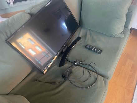 Photo of free LG flat screen TV (Elephant and Castle) #2