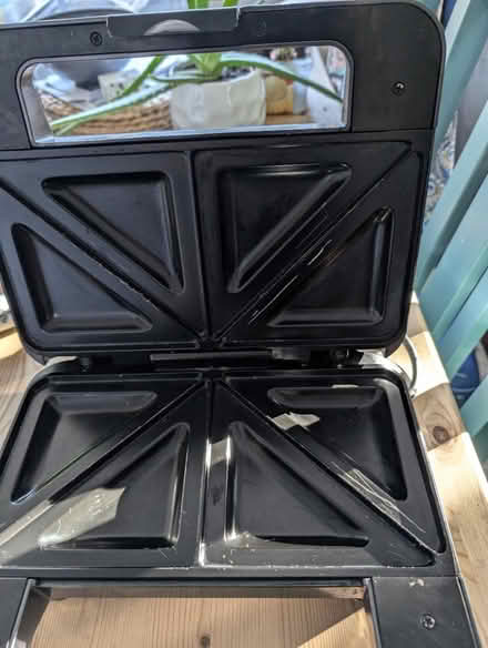 Photo of free Sandwich toaster (Abingdon, OX14 3TD) #2