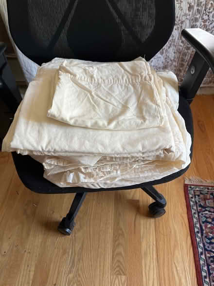 Photo of free Twin extra long sheets (Metuchen NJ) #1