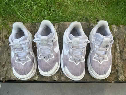 Photo of free 2 x Nike kids trainers (SE24) #1