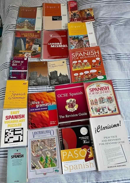 Photo of free Spanish books - beginners to GCSE (Lower Kingswood KT20) #1