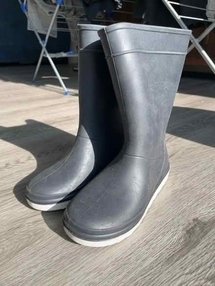 Photo of free Kids wellies size 2-3 (junior) (Norbiton KT1) #1