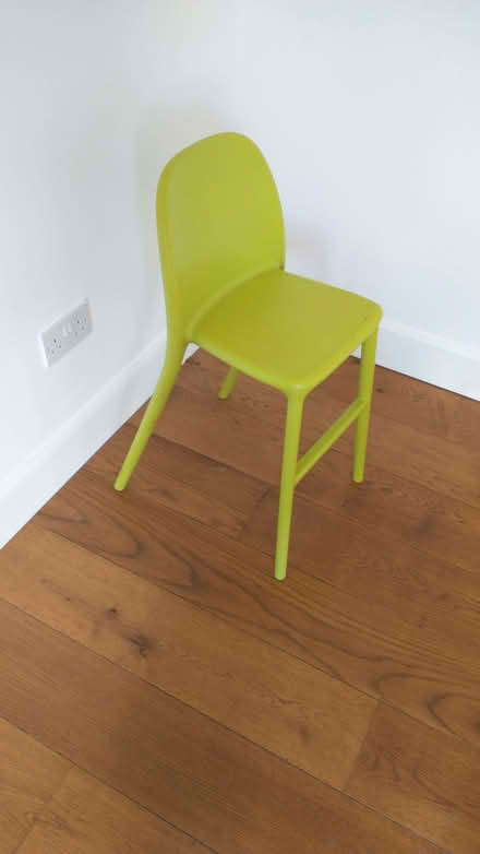 Photo of free green kids chair (The Grange EH9) #2