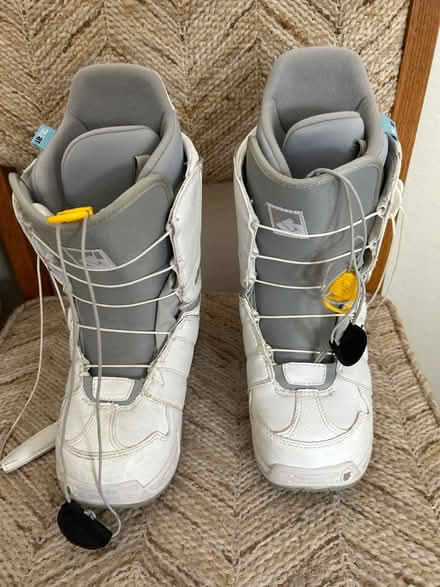 Photo of free Women’s snowboarding boots (Campbell) #1