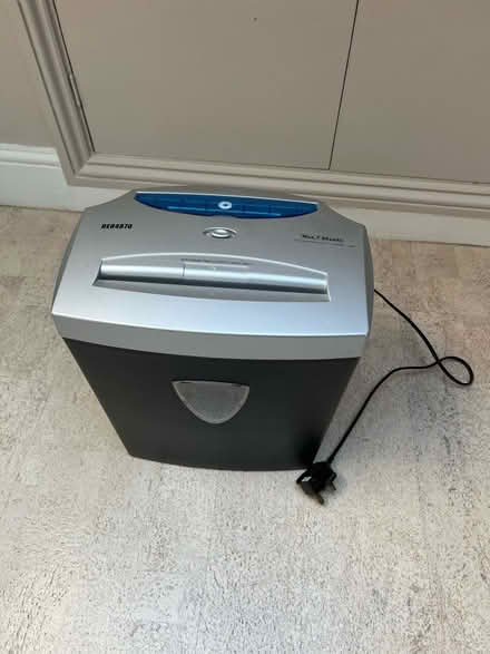 Photo of free Shredder: paper, CD & credit card (Brixton Hill SW2) #1