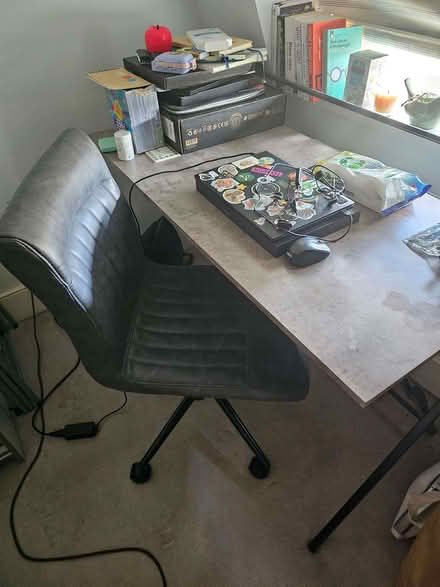 Photo of free Desk and Chair (Earlsfield SW18) #1