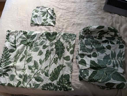 Photo of free Full/Queen duvet cover set (Gramercy Park) #2