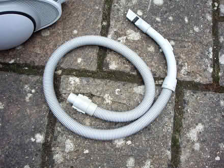 Photo of free Tesco 900W vacuum cleaner (Whitley SN12) #3