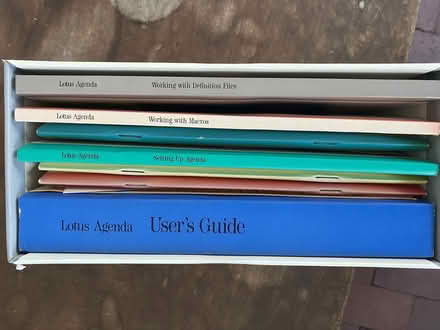 Photo of free Lotus Agenda 2.0 manuals (Barron Park) #2