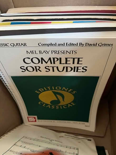 Photo of free Classical guitar books (Cleveland Park) #4