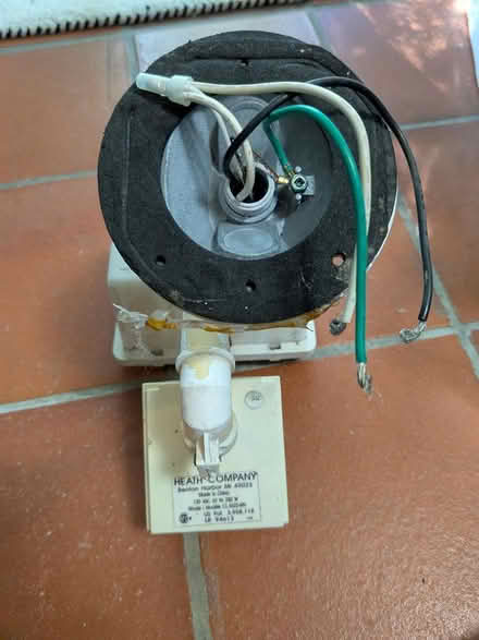 Photo of free Outdoor light with motion sensor (Glebe / Dow's Lake) #3