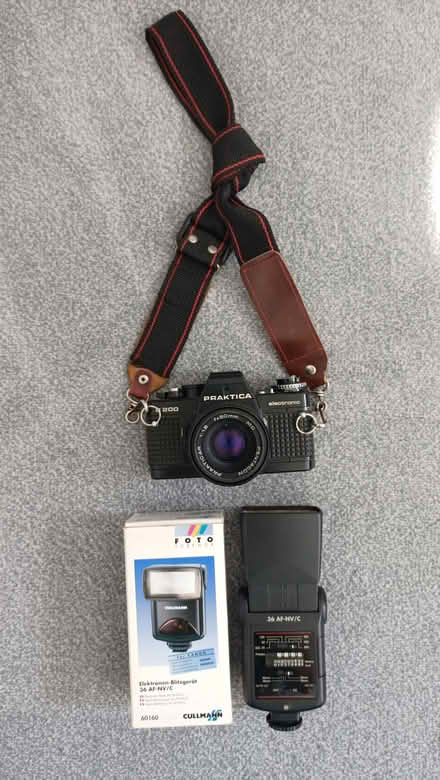 Photo of free Analog Camera and Flash (East Acton W3) #1