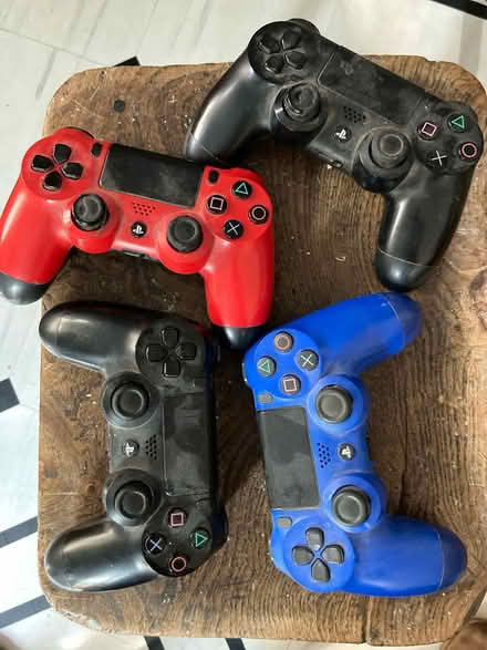 Photo of free 4 Broken? PS4 controllers (E5 UpperClapton) #1